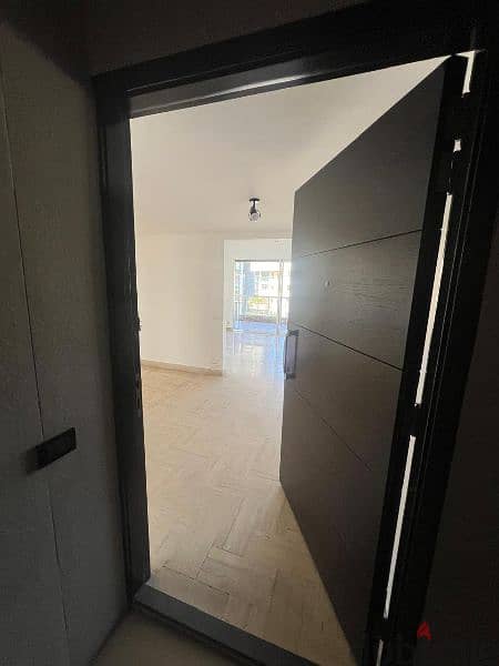 Sea View I Prime Location 350 SQM Apartment in Ain Al Tineh . 4