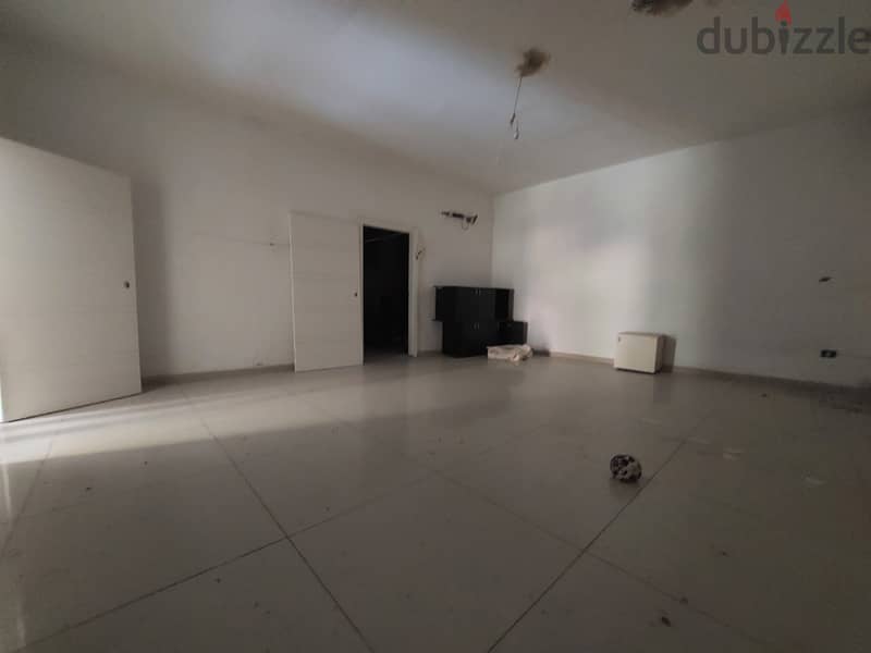 Office for rent in Rabieh مكتب للايجار في الرابية 4