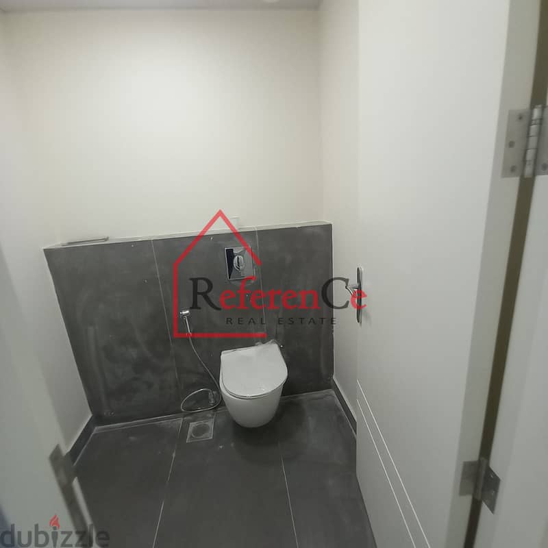 Brand new office for rent at Ashrafieh مكتب جديد للإيجار في الأشرفية 5