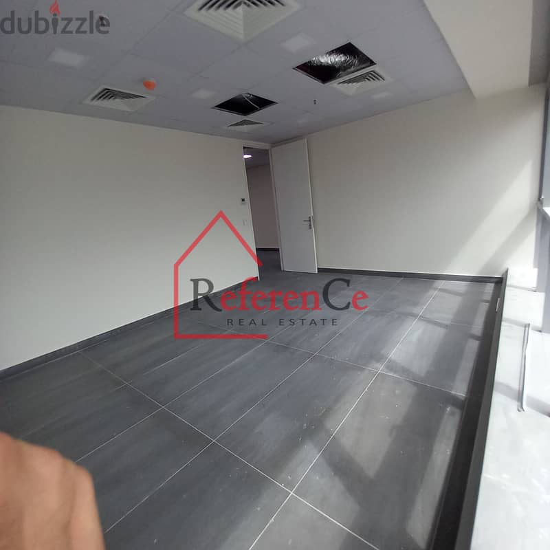 Brand new office for rent at Ashrafieh مكتب جديد للإيجار في الأشرفية 8