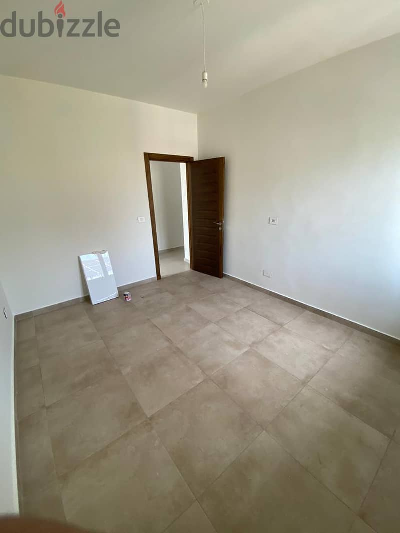 Apartment in Achrafiye For Sale: 7