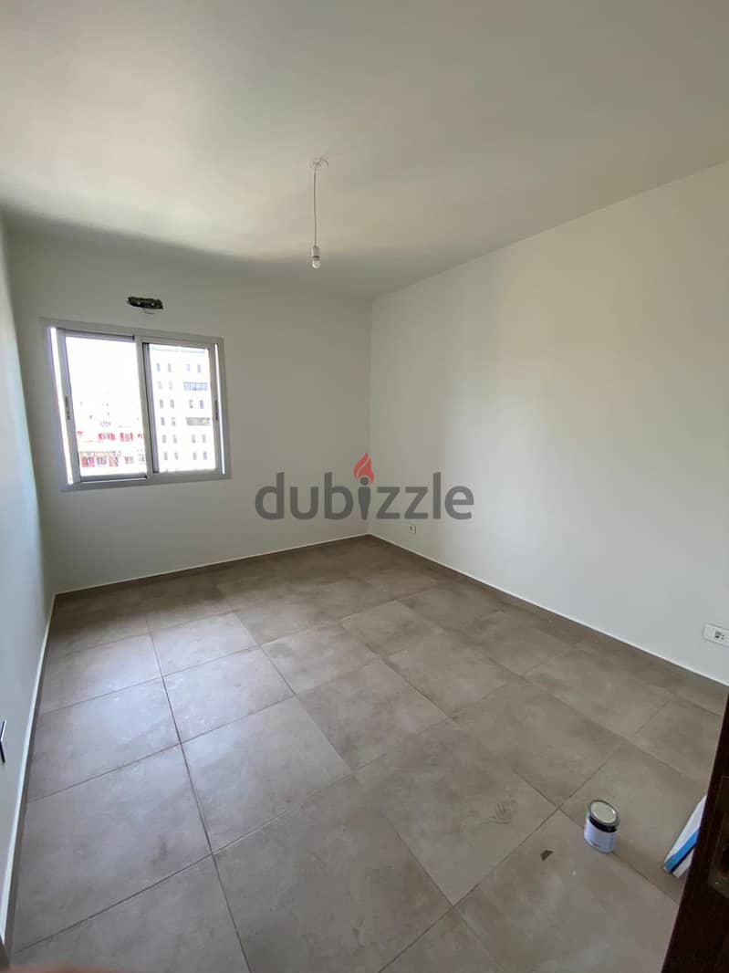 Apartment in Achrafiye For Sale: 8