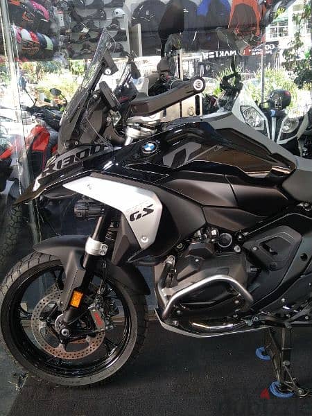 Bmw R1300 GS triple black 0klm model 2024 dealer warranty 8