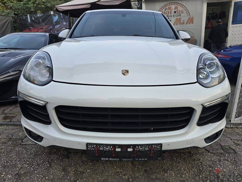 Porsche Cayenne 2016 1