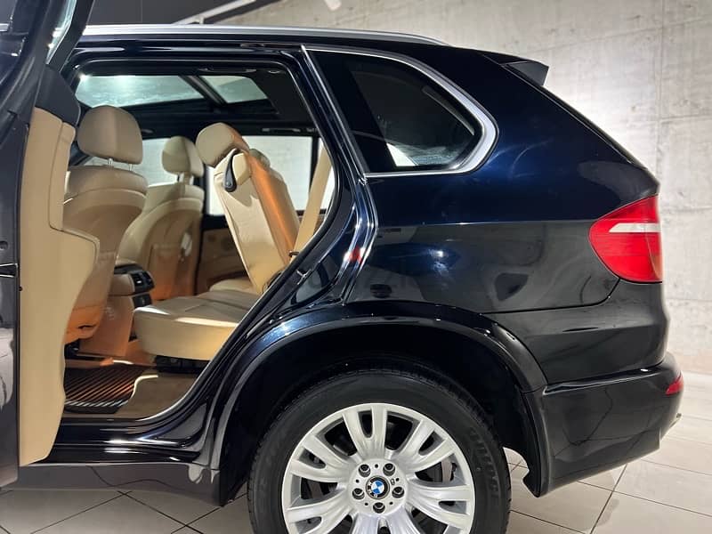 BMW X5 2009 in excellent condition 4