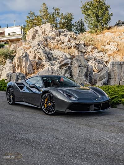 Ferrari 488 GTB 2016, Under Warranty + Service Package. Carbon Pack