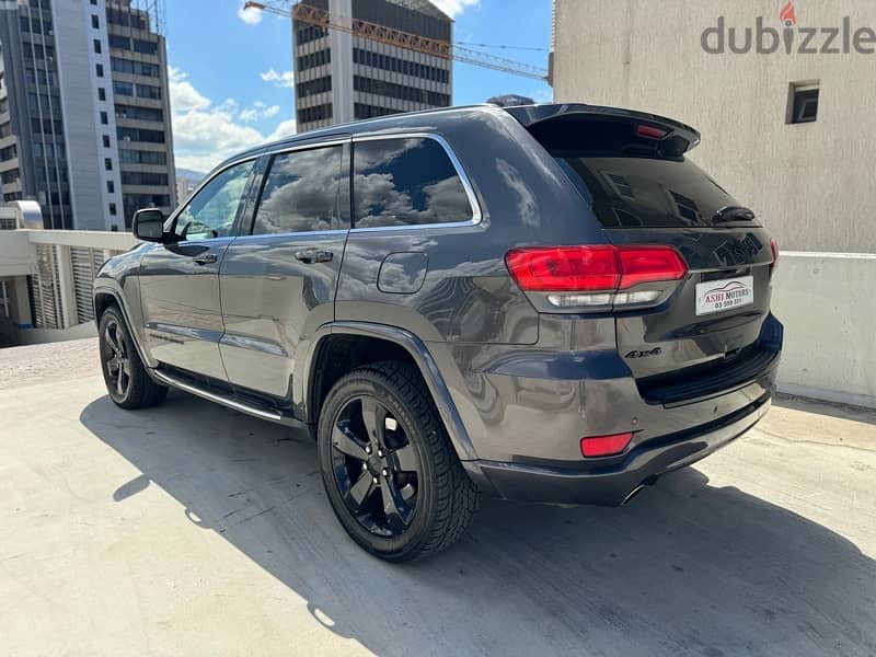 Jeep Grand Cherokee 2015 شاشة كبيرة 1