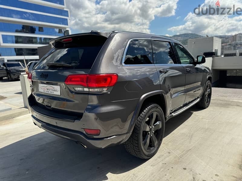 Jeep Grand Cherokee 2015 شاشة كبيرة 2