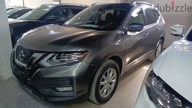 Rogue SV AWD Panoramic Sunroof , Big Screen 12