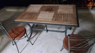 table and 2 chairs