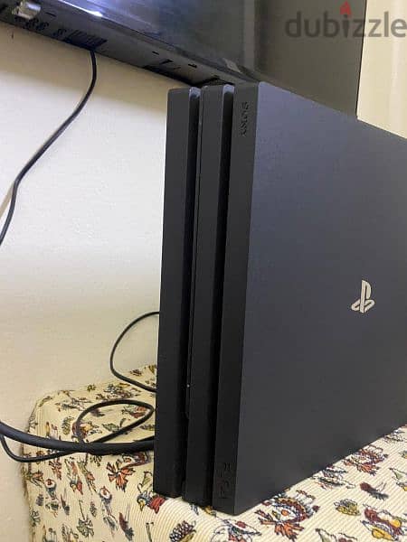 ps4 pro & ups 1