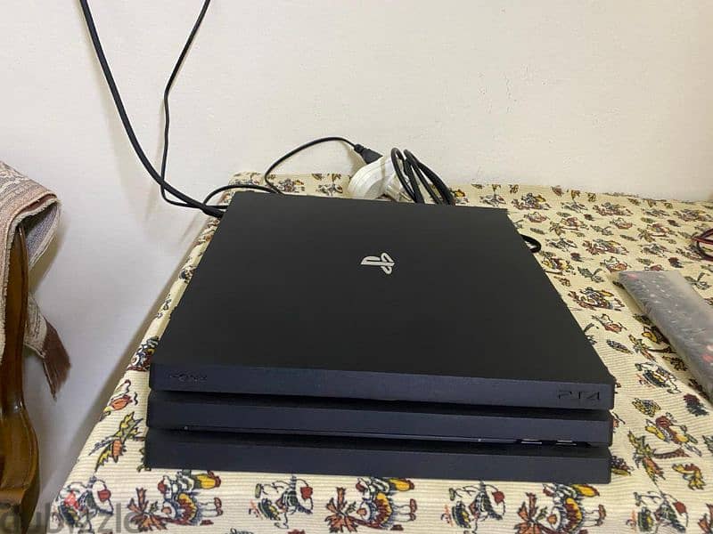 ps4 pro & ups 2