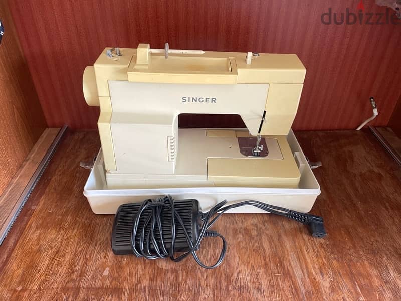 Singer Sewing Machine 1