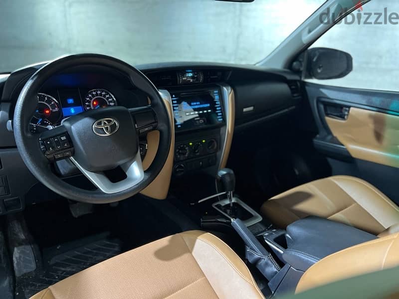 Toyota Fortuner 2017 1 Owner BUMC 45.000 km 14