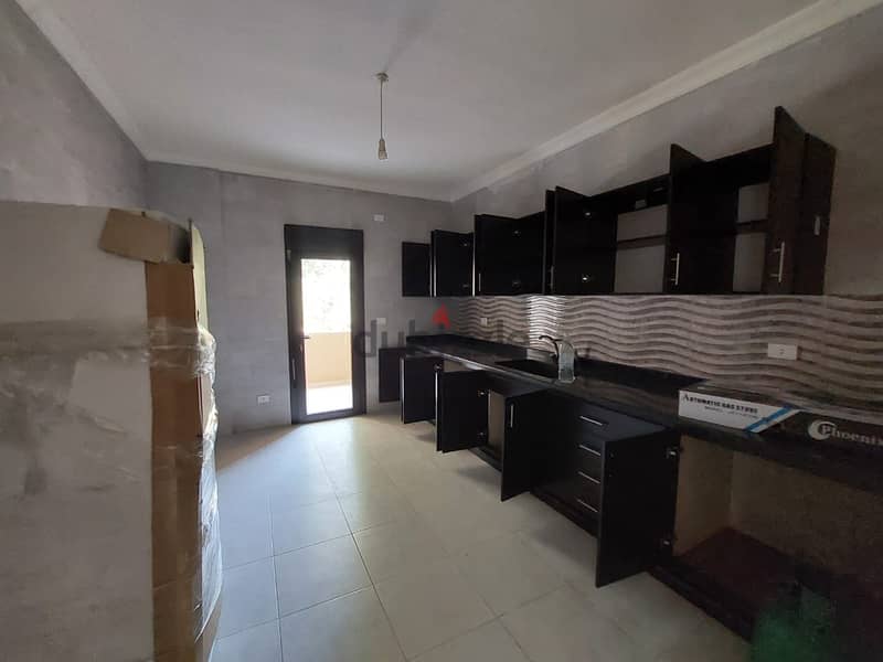 RWB119RH - Apartment for sale in Batroun ( payment facilities ) 5