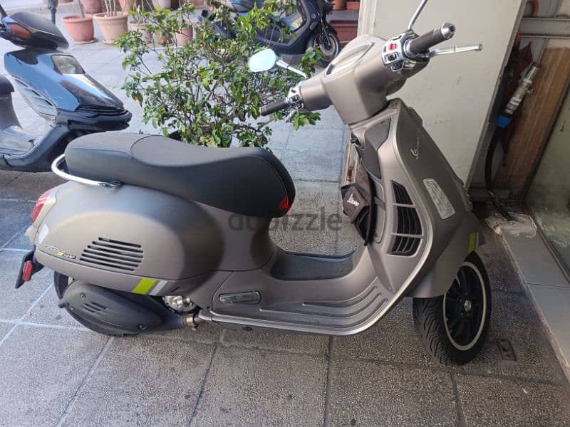 vespa GTS 300 4