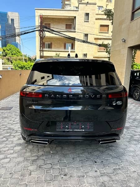 Range Rover Sport P 400 Autobiography 2023 black on red & black 5