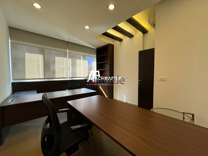 Furnished Office for Rent In Badaro - مكتب للإجار في بدارو 0