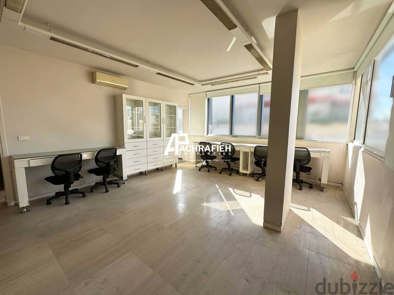 Semi-Furnished Office for Rent In Badaro - مكتب للإجار في بدارو 0