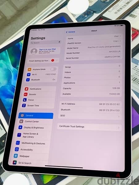 Barely Used iPad Pro 11” 128Gb like new 6