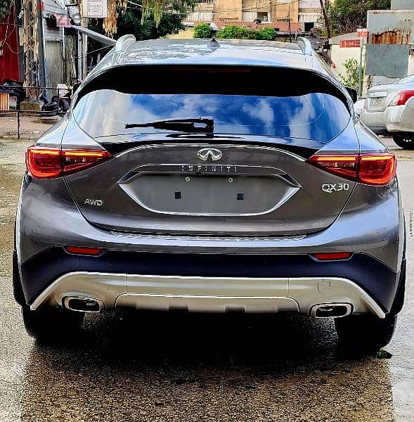 INFINITI QX30 2018 AWD 2.0T LUXURY BLACK EDITION FULL 84000 miles 2