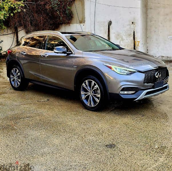 INFINITI QX30 2018 AWD 2.0T LUXURY BLACK EDITION FULL 84000 miles 4