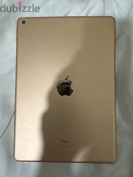 للبيع كسر يمكن الاستفادة من الظهر و بعض القطع الداخلية ipad7 1