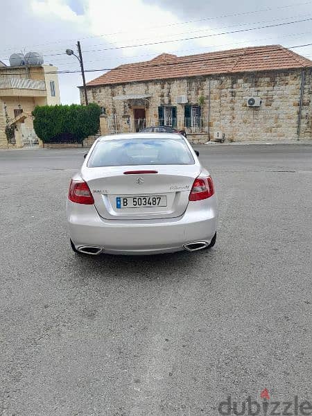 Suzuki Kizashi 2011 2