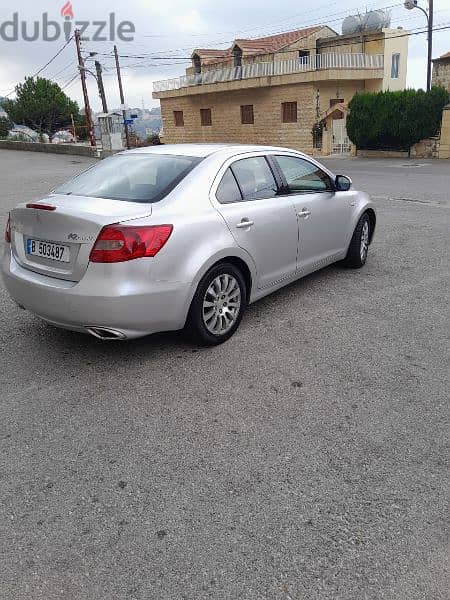 Suzuki Kizashi 2011 4