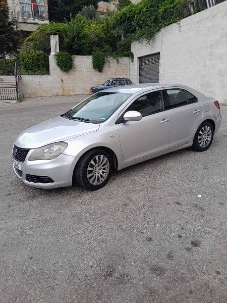 Suzuki Kizashi 2011 5