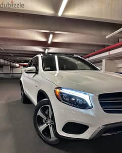 Mercedes GLC 300 Launch Edition 2016 clean carfax