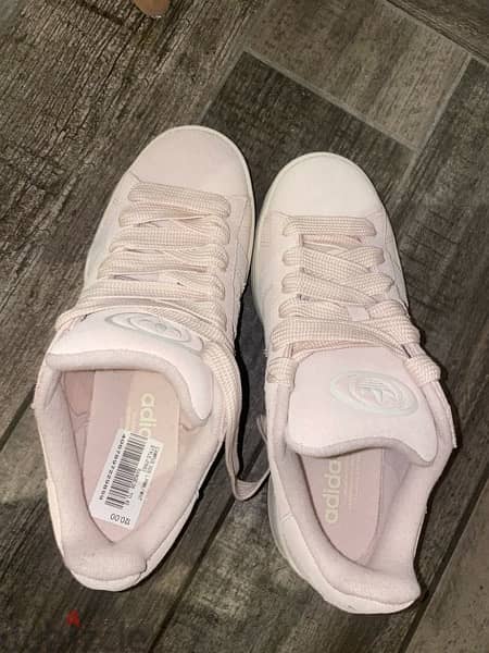 Baby pink Adidas campus 5