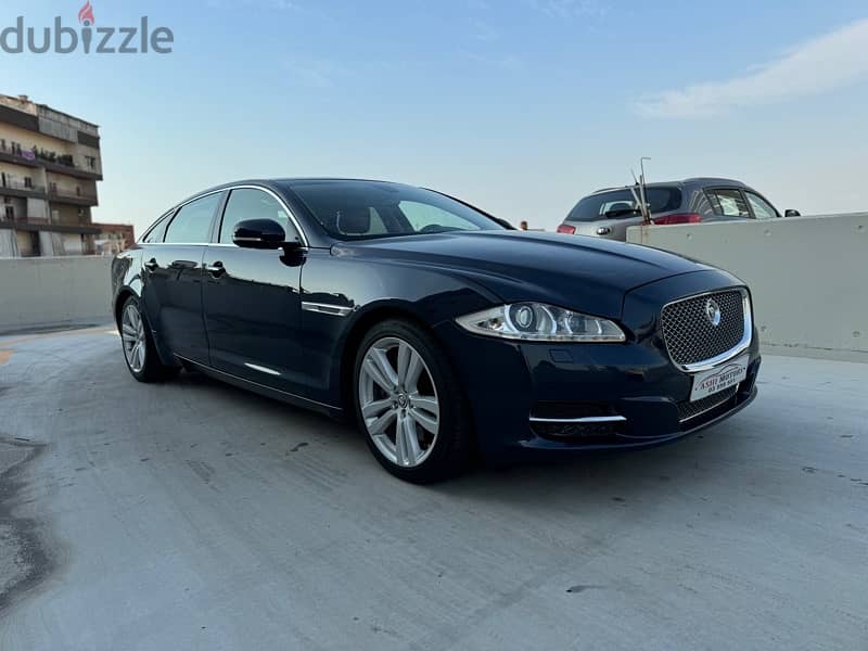 Jaguar XJ8 2011 5