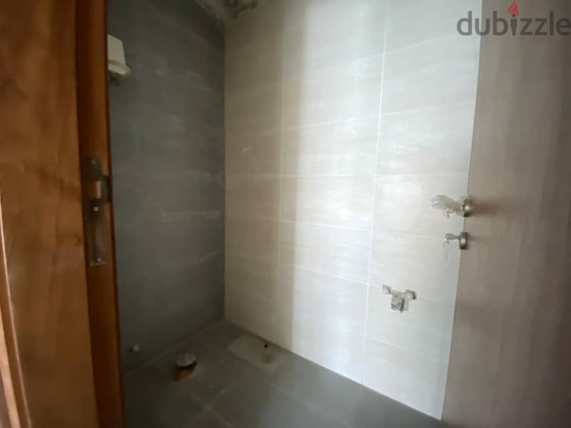 Office for rent in Dbayeh مكتب للإيجار في ضبية 3