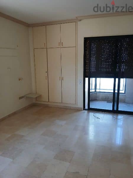 Very Elegant l 4-Bedroom Apartment in Ain Al Mraiseh. 7