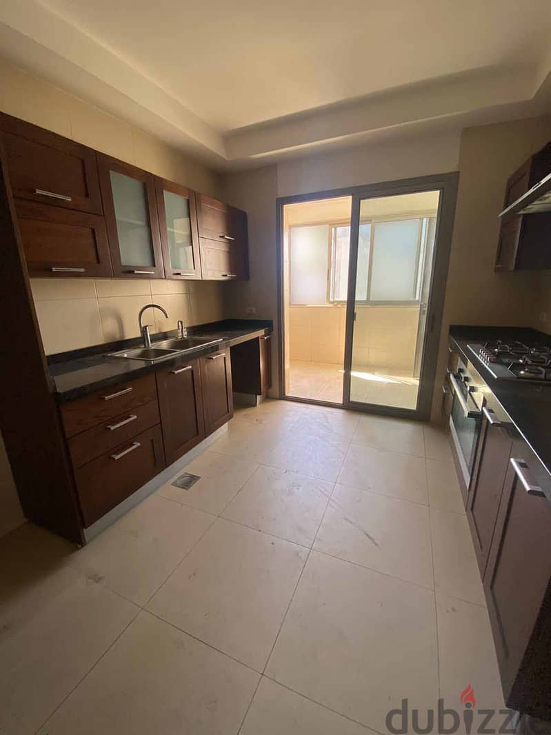 SPACIOUS APARTMENT IN HAMRA PRIME (200SQ) 3 BEDROOMS , (HAMR-252) 4