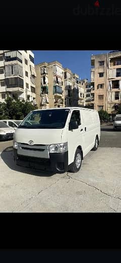 TOYOTA HIACE