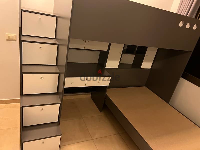 2 beds with drawers and desk 1