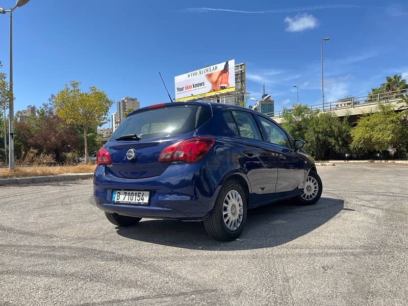 Opel Corsa 2015 one owner 2