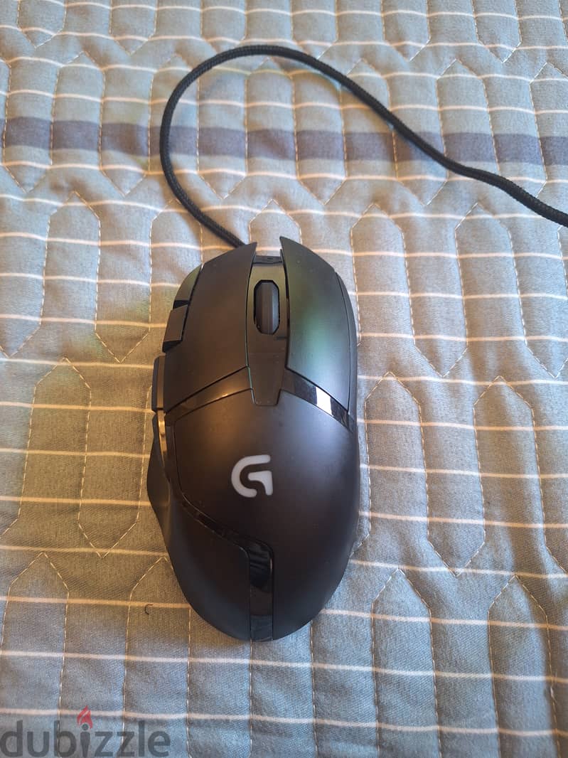 Logitech G402 Hyperion Fury Gaming Mouse 1