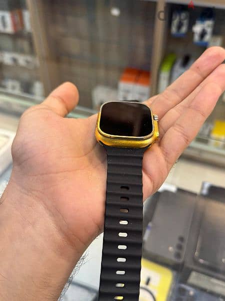 super clean used apple watch s8 ultra 
battery health:100% 1