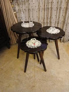 3 tables massif 50$ 0