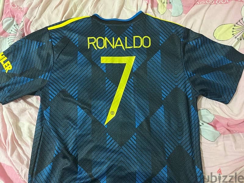 Ronaldo Manchester United 21/22 away kit 0