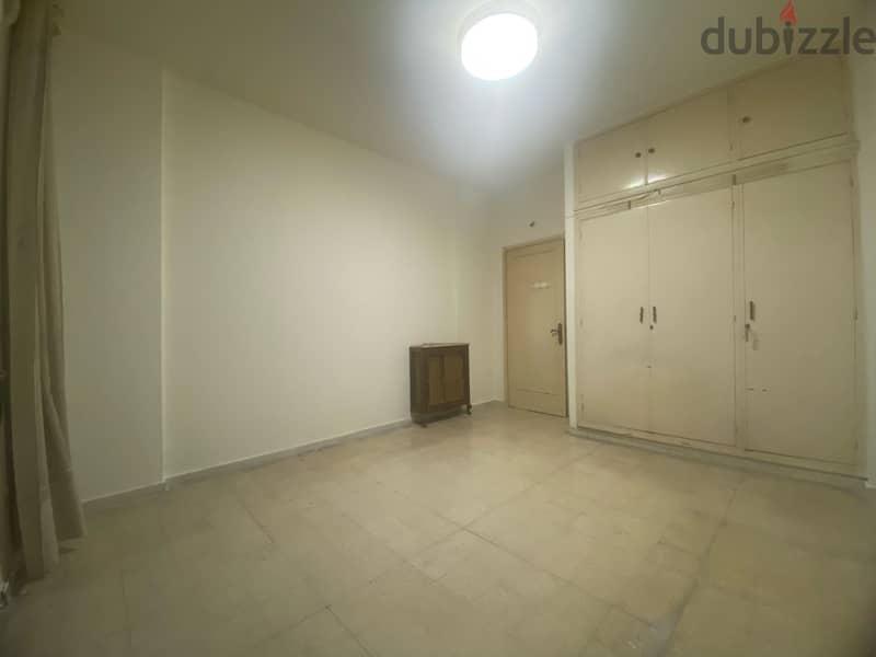 225 SQM Apartment For Sale In Beirut شقة للبيع في بيروت #HG972168 6