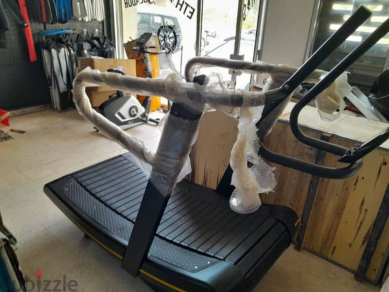 curve treadmill gym use new in box 2