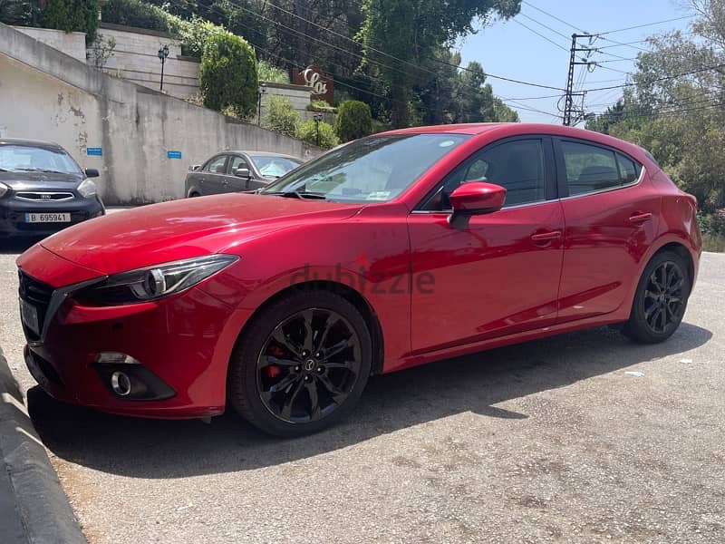 Mazda 3 2016 - Hatchback - Mazda Red colour - Excellent condition 0