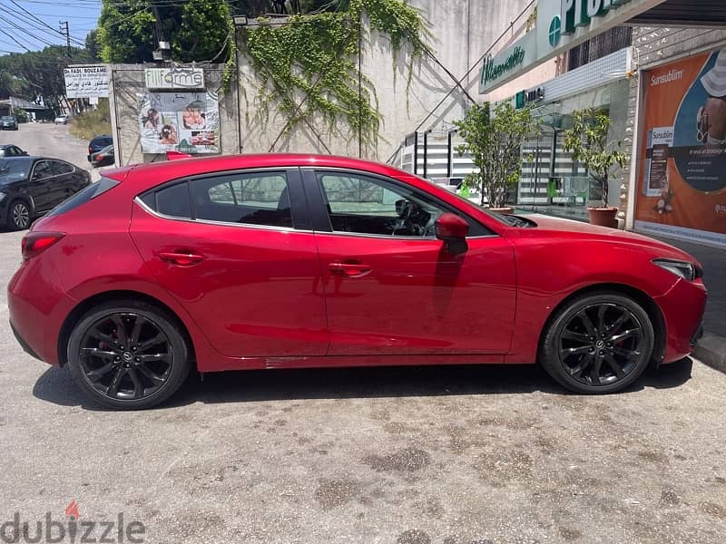 Mazda 3 2016 - Hatchback - Mazda Red colour - Excellent condition 2