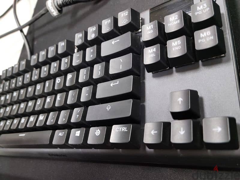 barely used Barely used steelseries apex pro tkl gaming keyboard 2