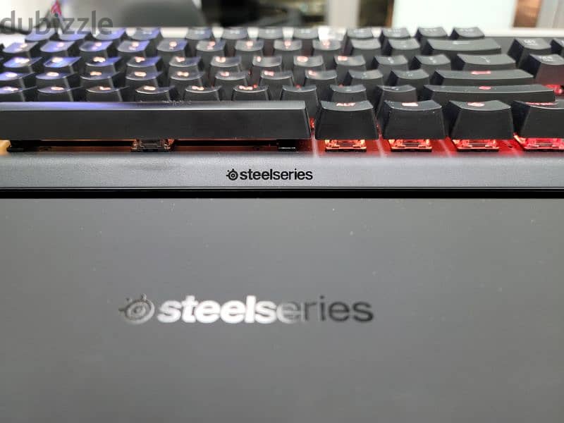 barely used Barely used steelseries apex pro tkl gaming keyboard 4