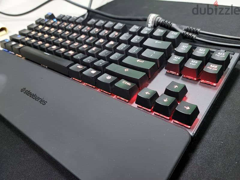 barely used Barely used steelseries apex pro tkl gaming keyboard 6